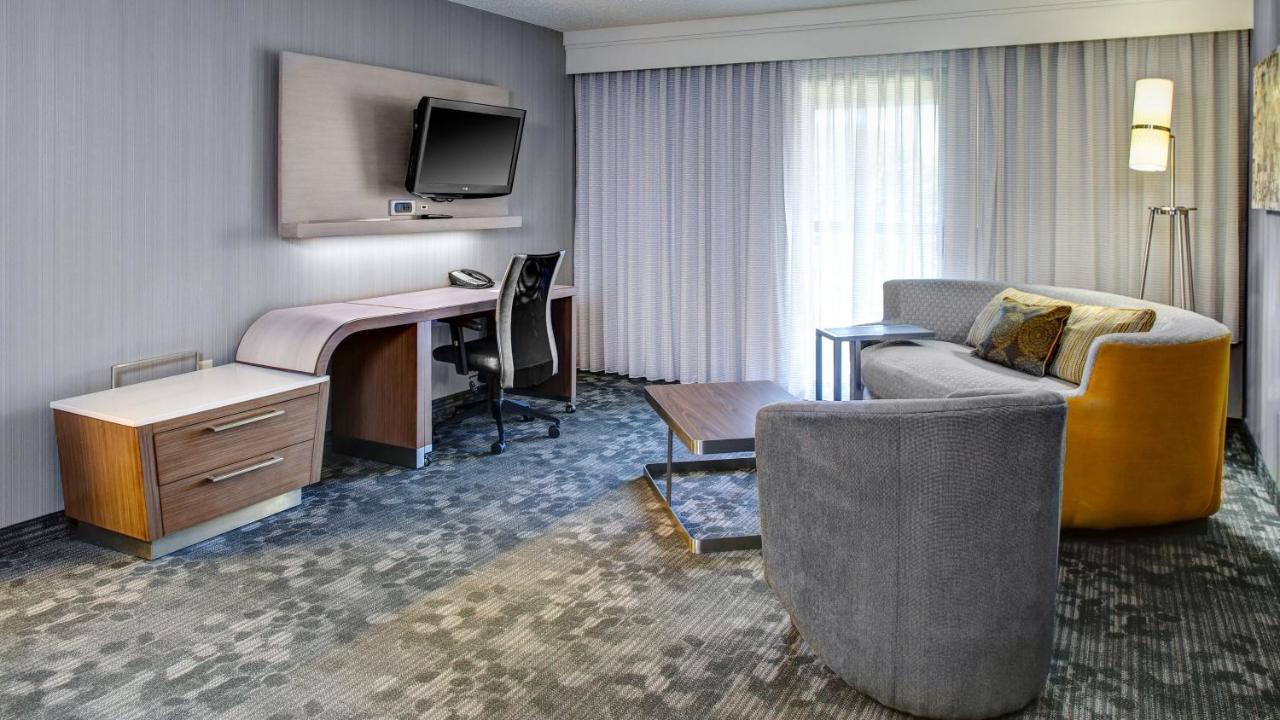 Courtyard By Marriott Cleveland Westlake Exterior photo