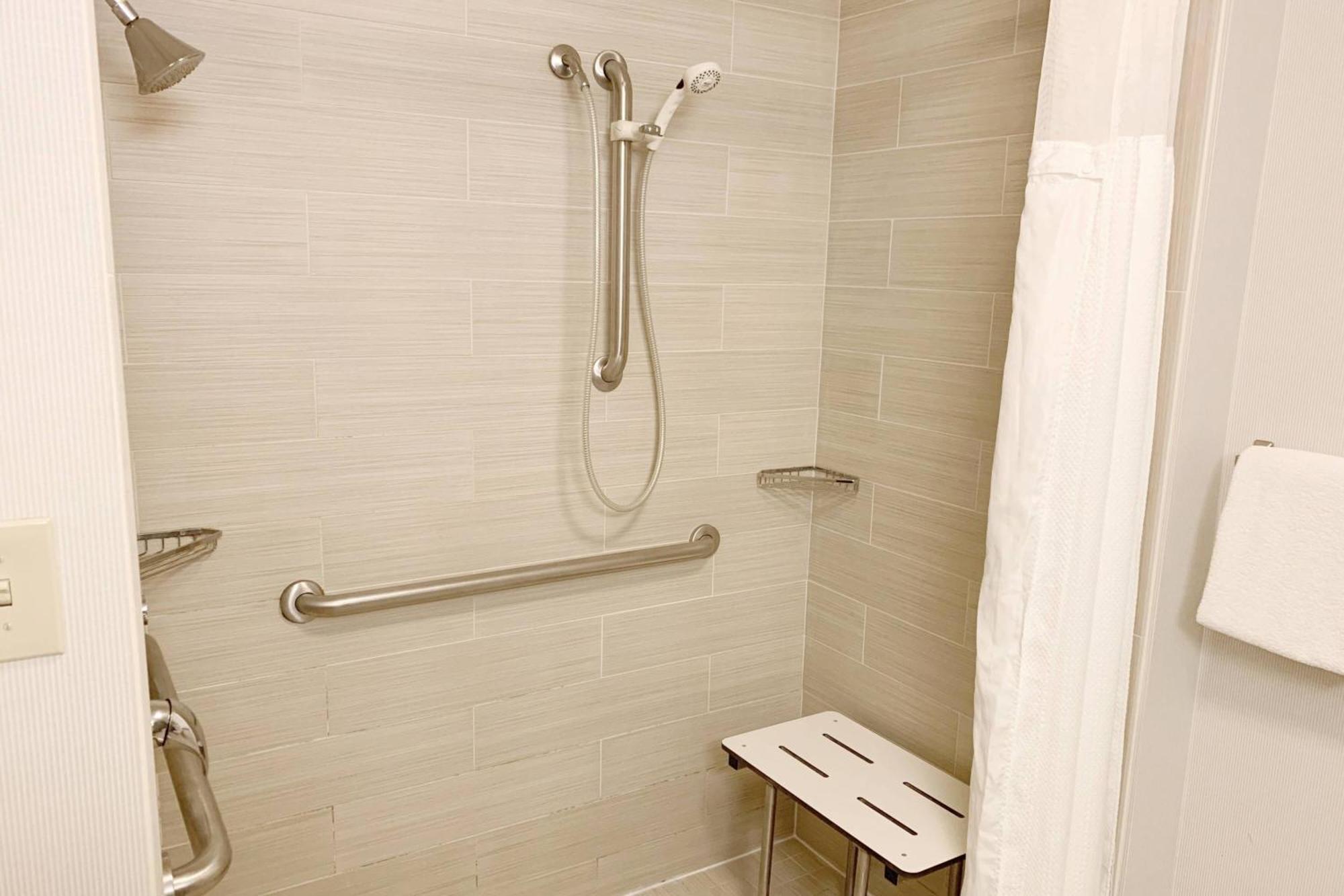Courtyard By Marriott Cleveland Westlake Exterior photo